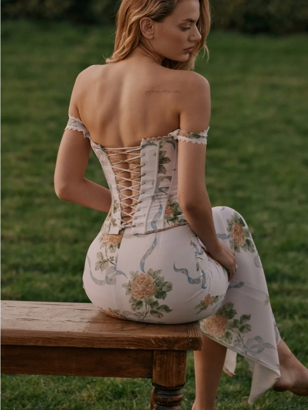 House of CB Isis Yellow Rose Corset Maxi Dress NWT Size M Floral Lace Trim - Picture 3 of 16